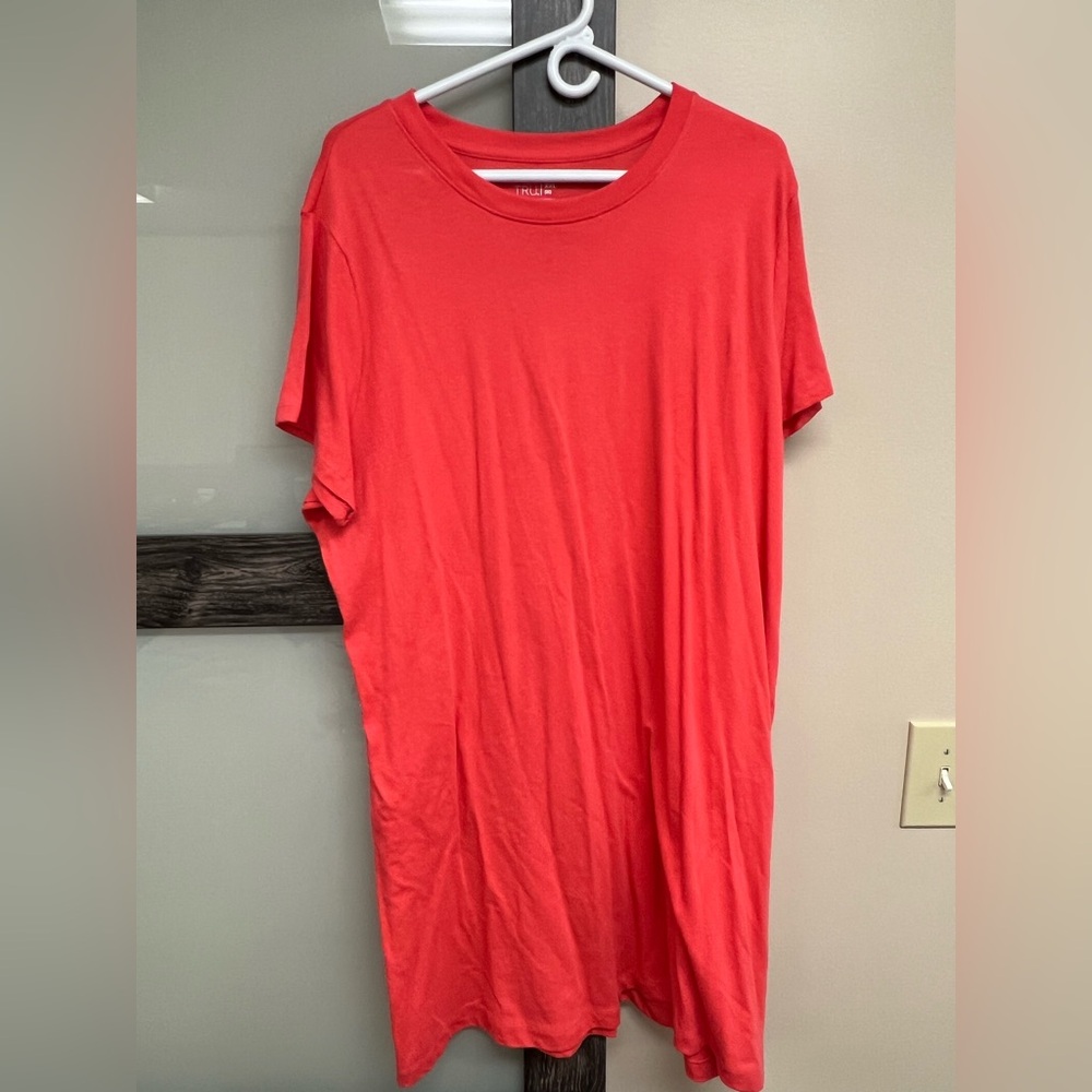 Time and Tru Coral Red Short Sleeve Shift Dress